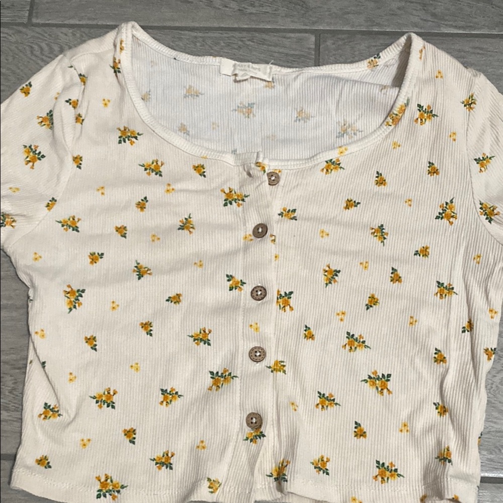 Cream and Gold Button Down Crop Top Short Sleeve